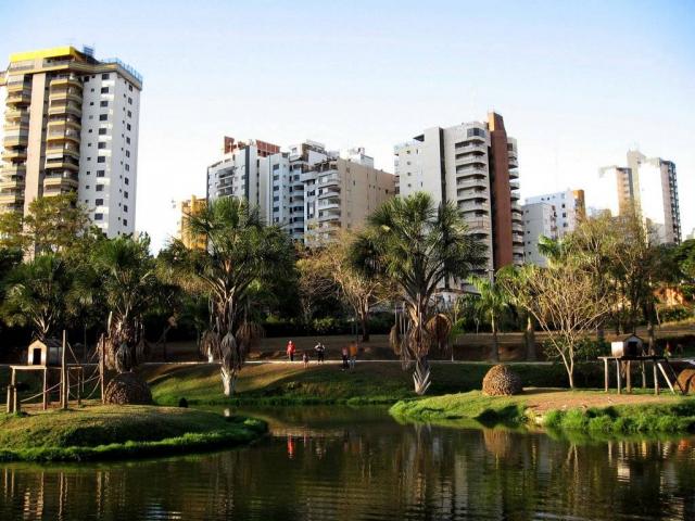 Parque Lago das Rosas