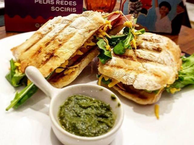 Aloha Café & Açaí